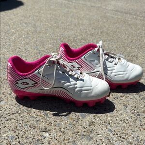 Lotta Toddler Girls White and Pink Soccer Cleats